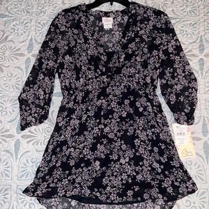 Floral maternity blouse by Motherhood, size M.